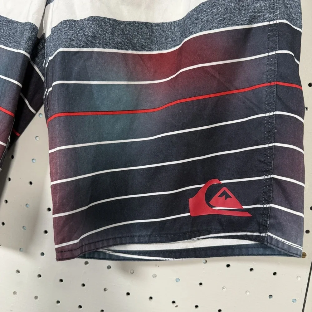Quiksilver‎ Board Shorts Men's Navy Red Striped Drawstring Tropical Beach - 30